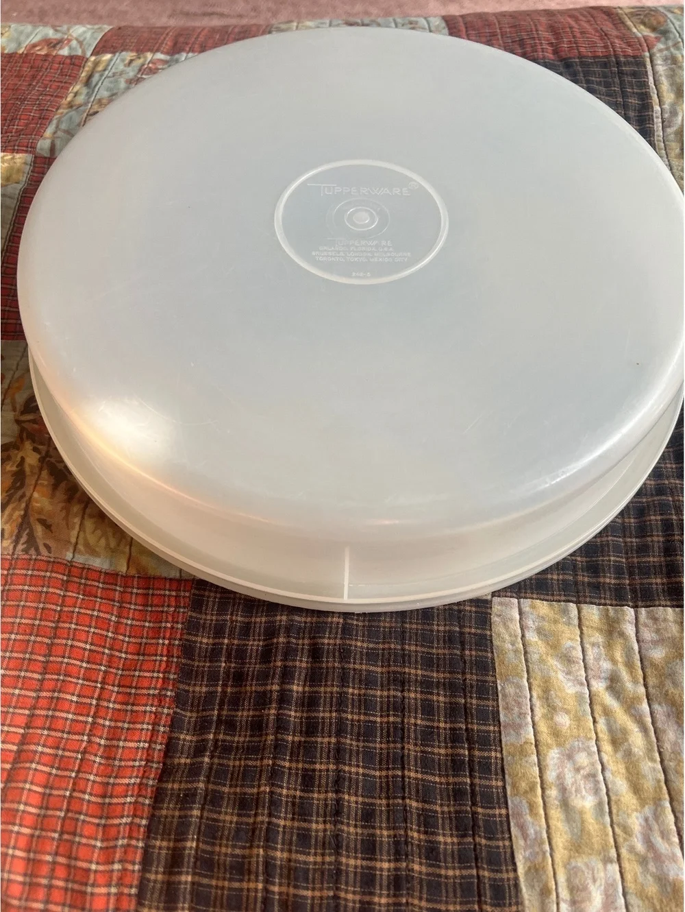 Tupperware Large Round Storage Container with Lid